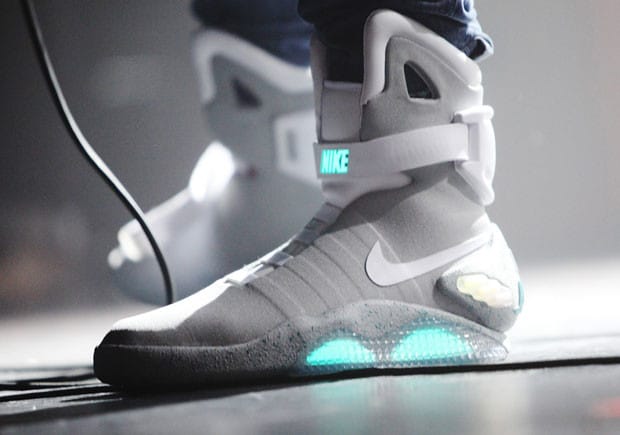self-lacing-nike-mag-620x435
