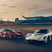 ASTON MARTIN VALKYRIE Y VALHALLA TOMAN EL VUELO