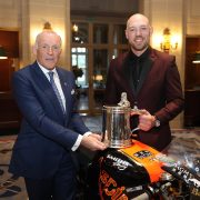 BenCussonsChairmanoftheRoyalAutomobileClubwithPeterHickmanandTorrensTrophy